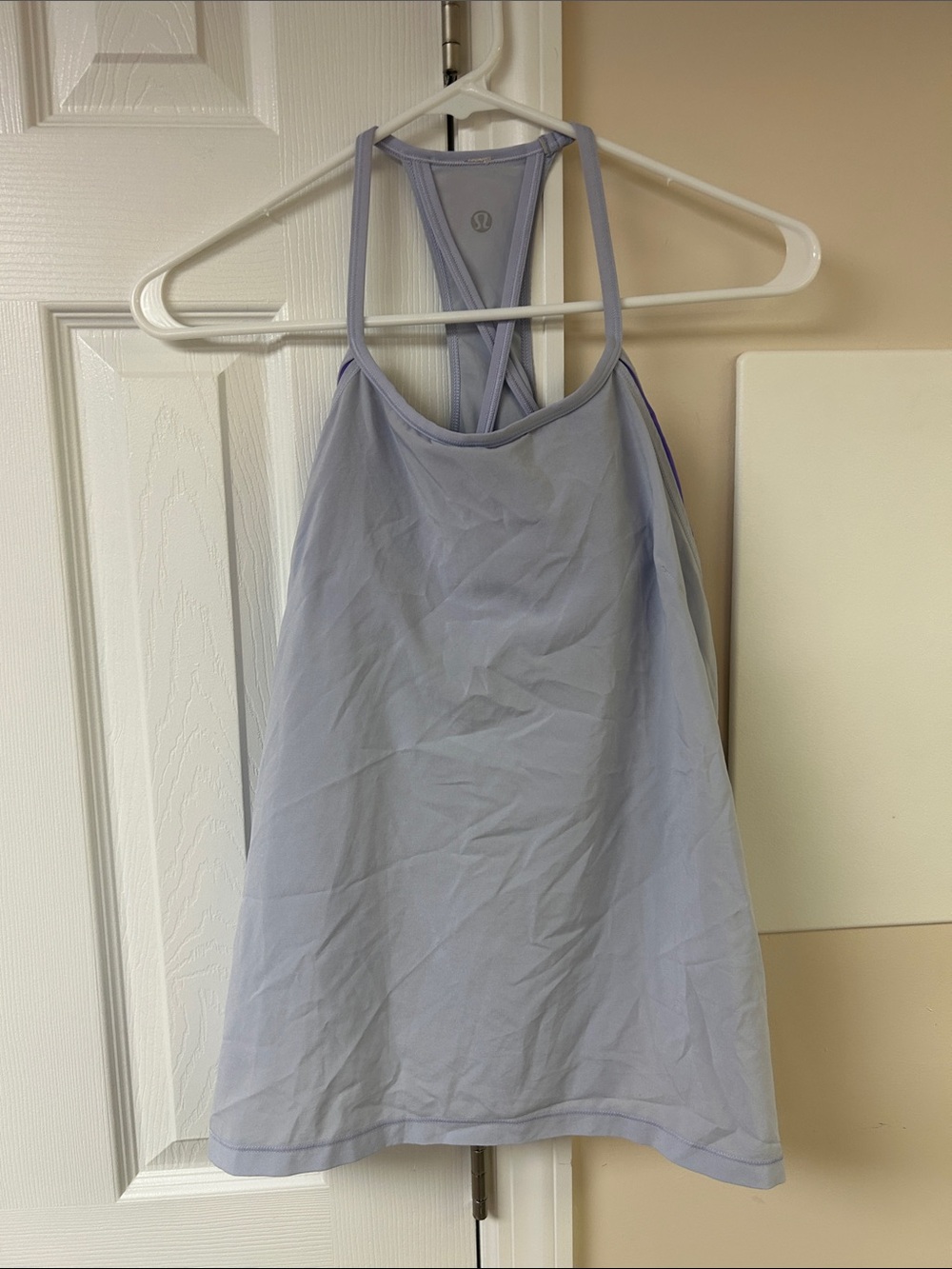 lululemon Light Lavender Cross-Back Workout Athletic Tank built in bra